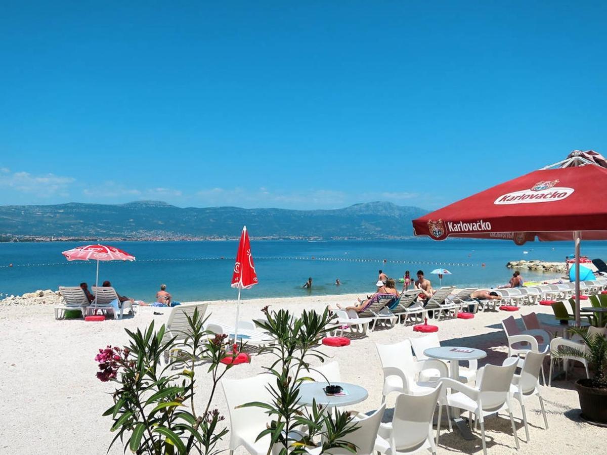 Apartments By The Sea Arbanija, Ciovo - 17332 Трогир Экстерьер фото