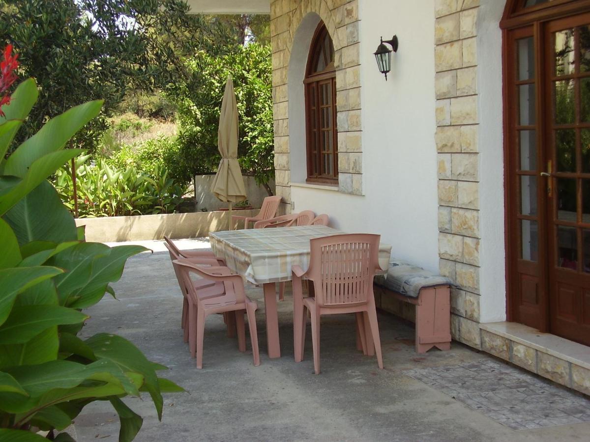 Apartments By The Sea Arbanija, Ciovo - 17332 Трогир Экстерьер фото