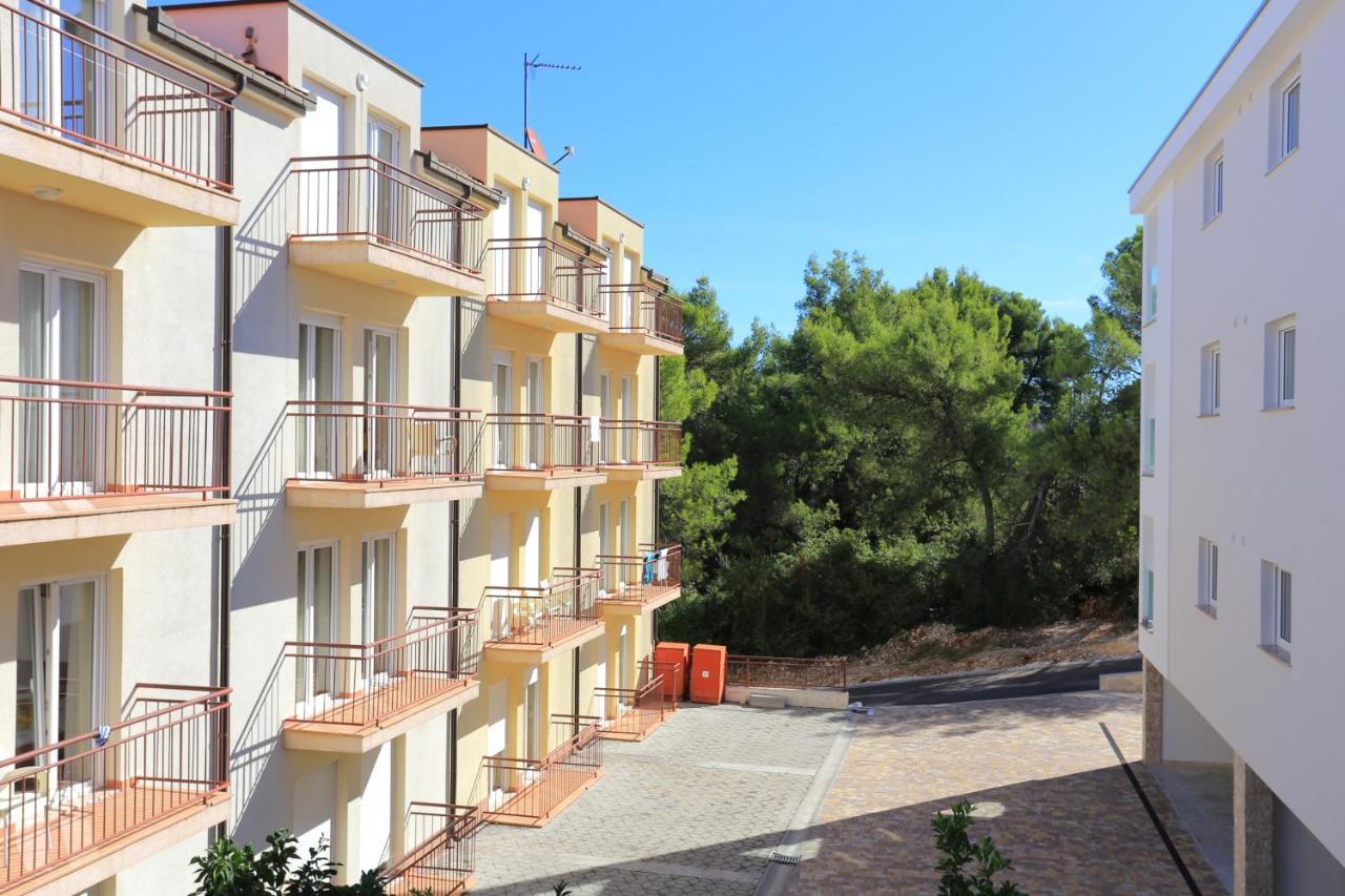 Apartments By The Sea Arbanija, Ciovo - 17332 Трогир Экстерьер фото