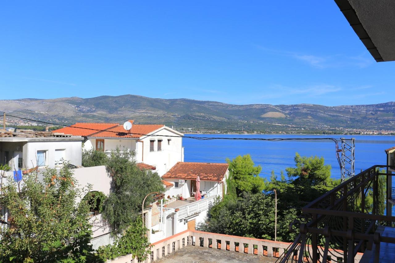 Apartments By The Sea Arbanija, Ciovo - 17332 Трогир Экстерьер фото
